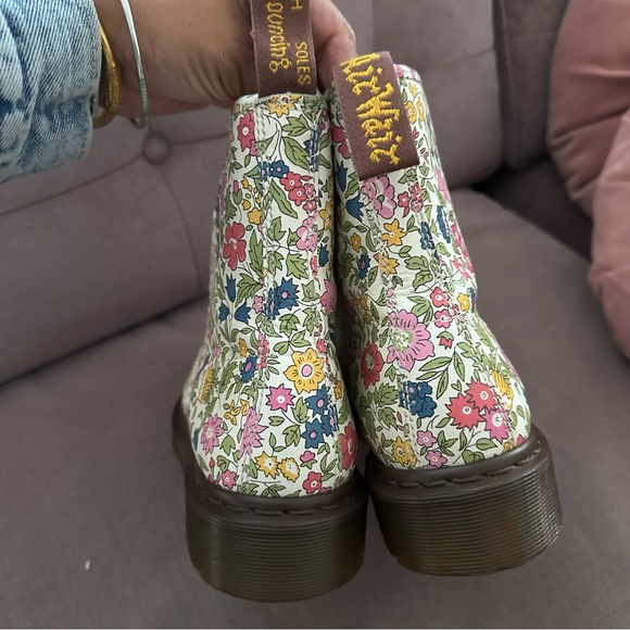 Dr. Martens x Liberty London 1460 LIberty Flower Leather Boots - Picture 7 of 9